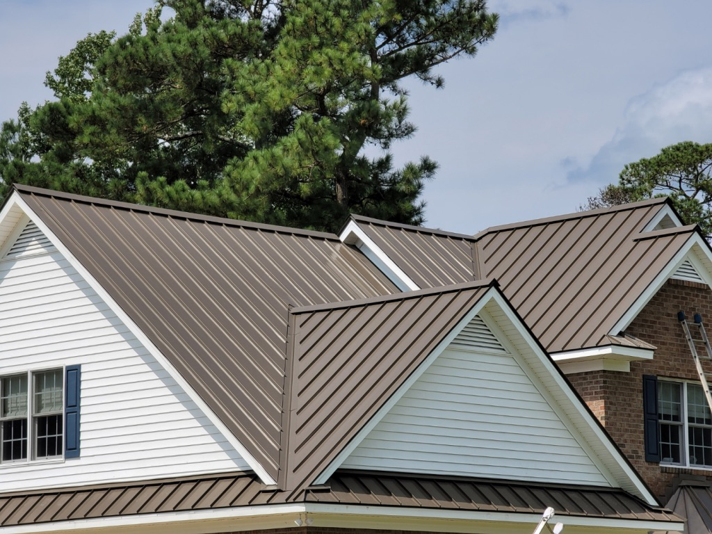 Can a metal roof be re-painted?